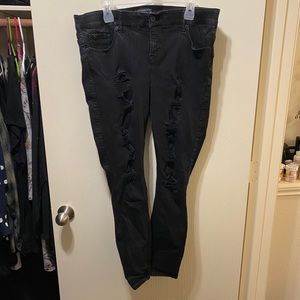 TORRID black ripped Bombshell skinny jeans